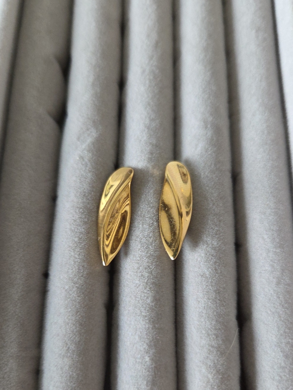 Gold Leaf-Shaped Women's Stud Earrings